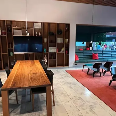 Modern In & Free Gym Access *